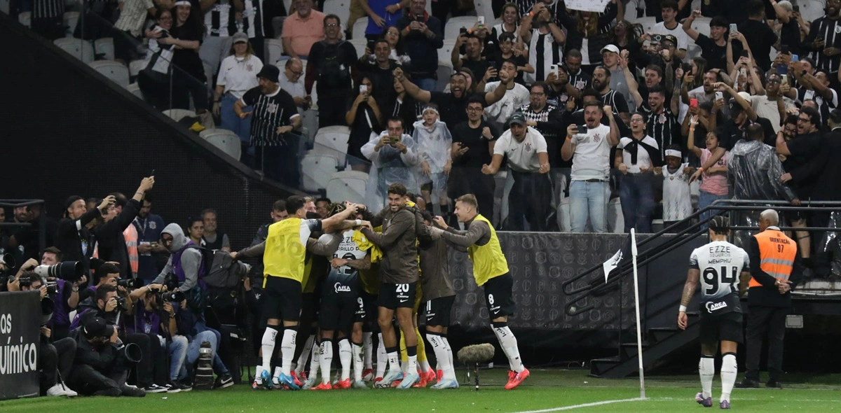 Corinthians venceu o Bahia por 3 a 0