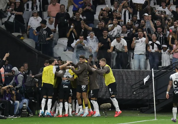 Corinthians venceu o Bahia por 3 a 0