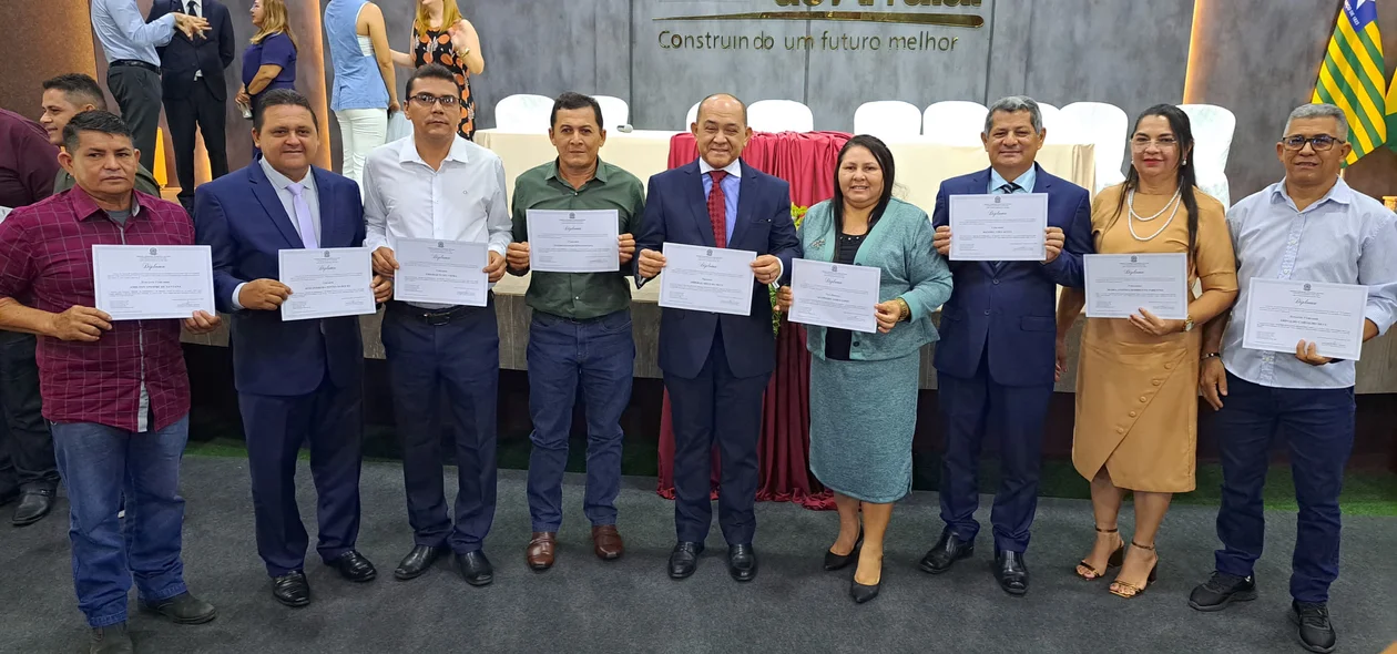 Diplomação dos eleitos aos cargos de prefeito, vice-prefeito e vereadores de São João do Arraial