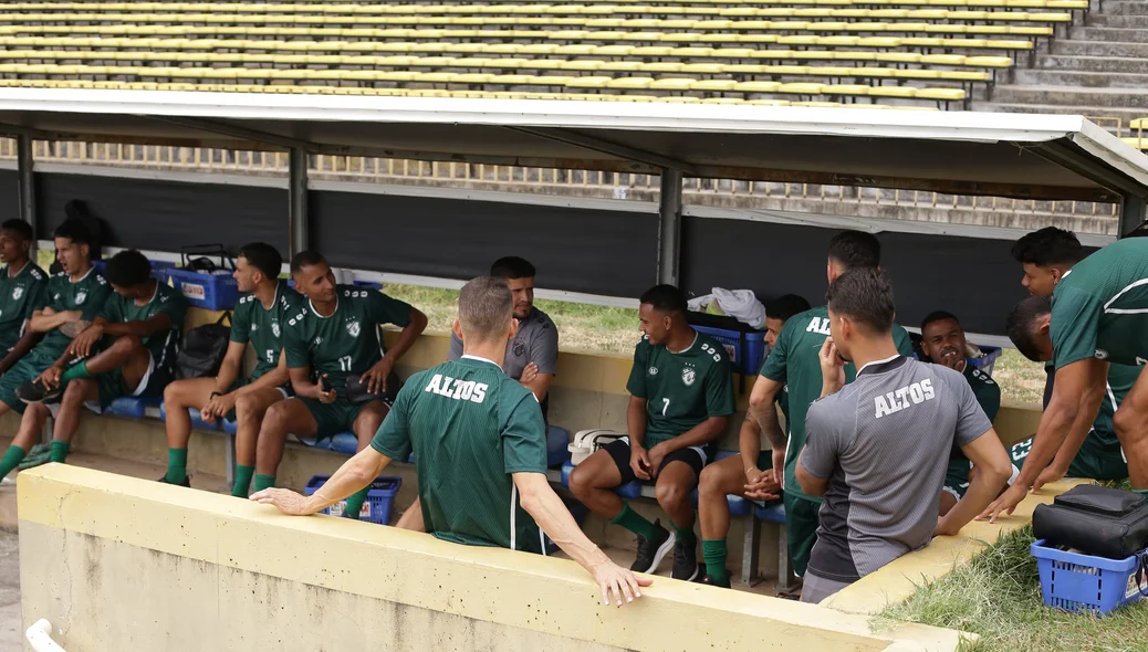 Elenco do Altos se preparando para os inícios dos trabalhos da pré-temporada 2025