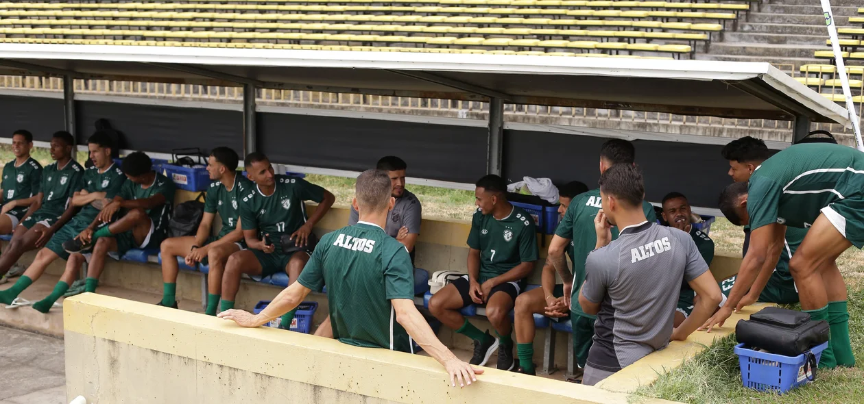 Elenco do Altos se preparando para os inícios dos trabalhos da pré-temporada 2025