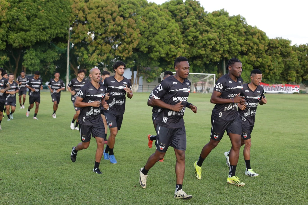 Elenco do River se apresenta para o Piauiense 2025