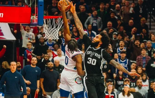 Em jogo marcado por expulsão de Embiid, 76ers vencem Spurs na NBA