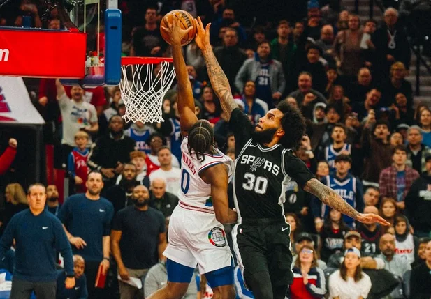 Em jogo marcado por expulsão de Embiid, 76ers vencem Spurs na NBA