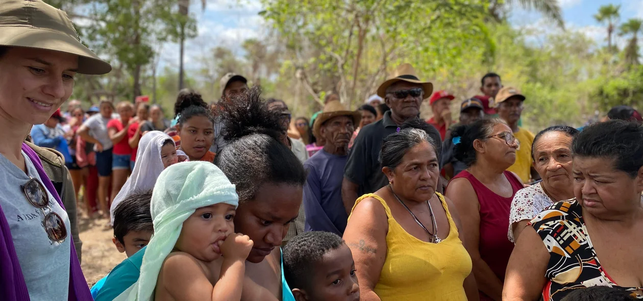 Entrega de brinquedos e cestas básicas em Esperantina