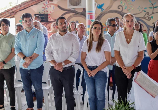 Familiares e amigos participam da ação em favor do aniversário de Firmino Filho