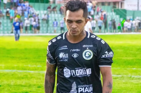 Felipinho, lateral ex-Corisabbá