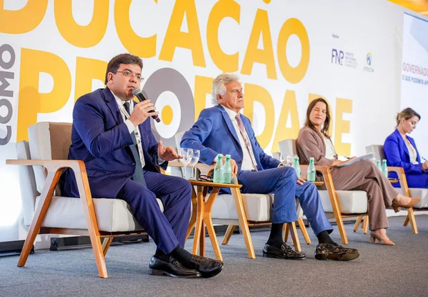 Governador Rafael Fonteles ao lado dos governadores Ronaldo Caiado e Raquel Lyra