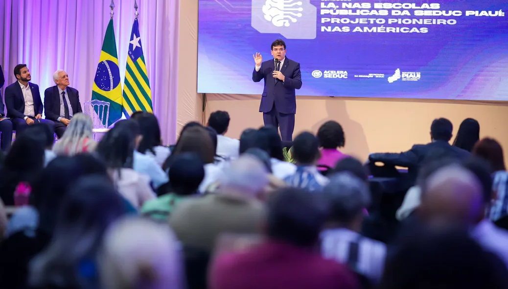 Governador Rafael Fonteles na abertura do evento da Seduc