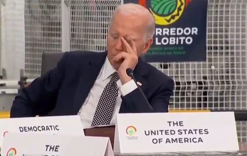 Joe Biden, foi flagrado cochilando em dois momentos