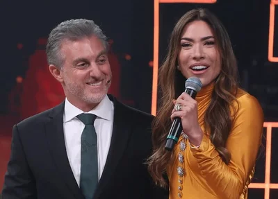 Luciano Huck e Patrícia Abravanel em homenagem a Sílvio Santos