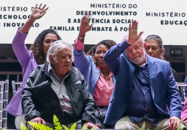 Luiz Inácio Lula da Silva ao lado de Pepe Mujica