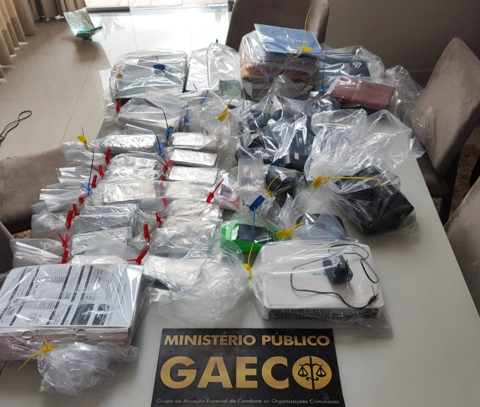 Material apreendido na Operação Cela 03 pelo GAECO