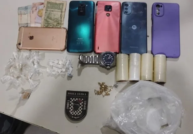 Material apreendido pela Polícia Militar com o suspeito