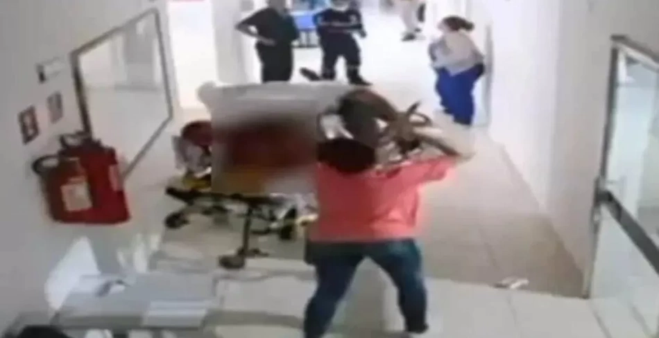 Mulher invade hospital e esfaqueia homem