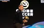 Neymar recebe prêmio Player Career Award no Globe Soccer Awards