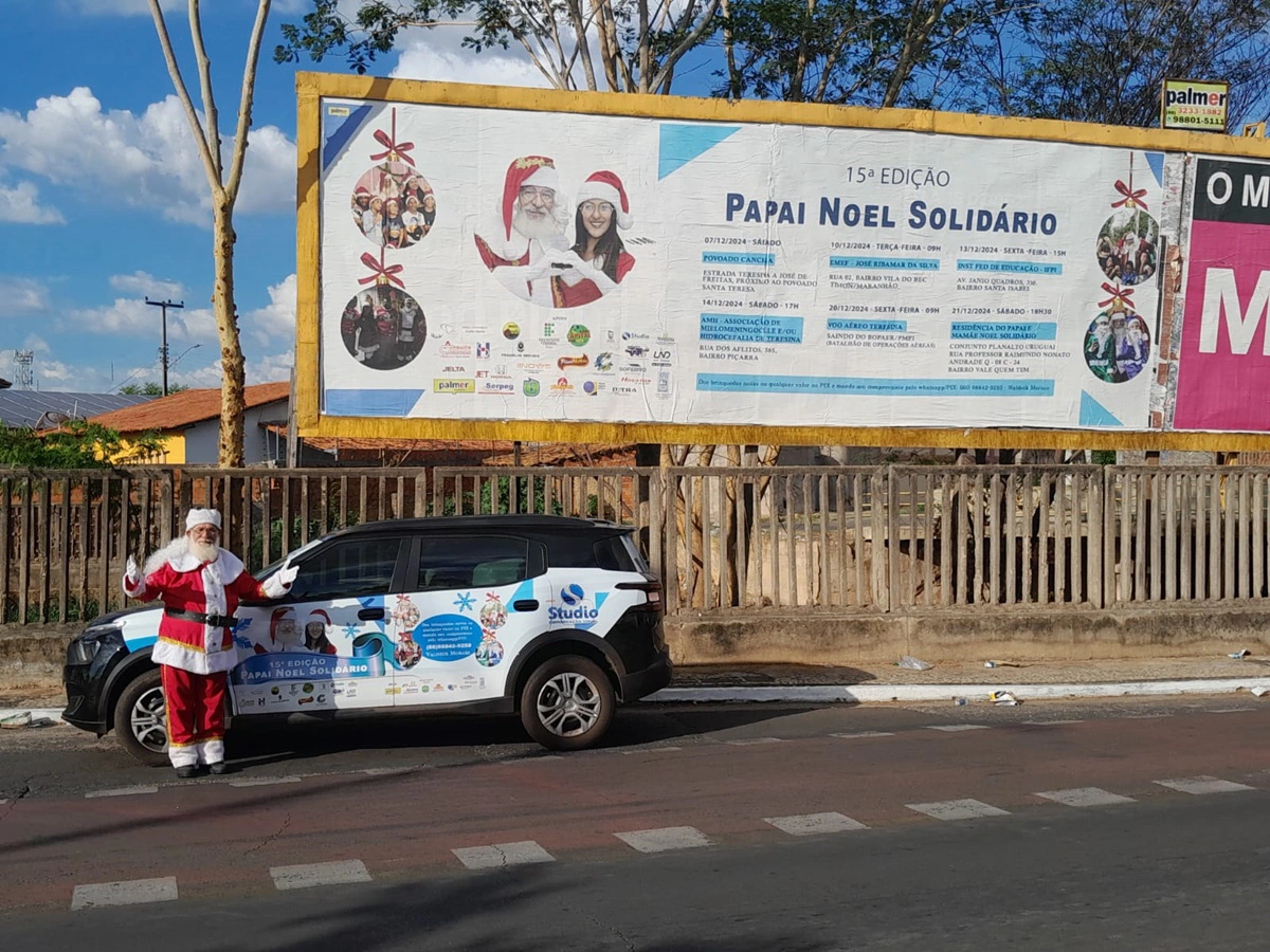 Outdoor do Papai Noel Solidário