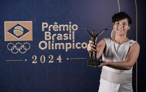 Piauiense Sarah Menezes é eleita melhor treinadora do Brasil em 2024