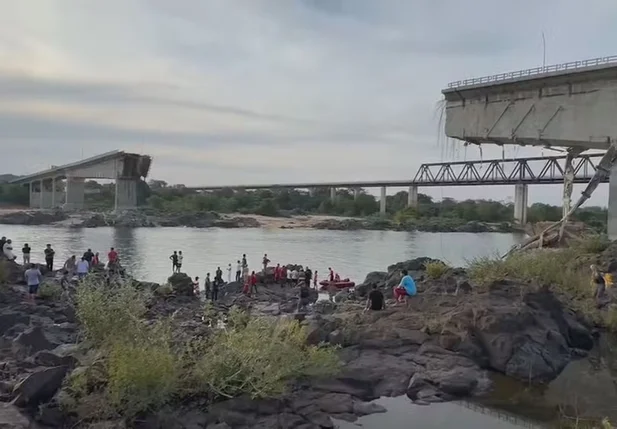 Ponte Juscelino Kubitschek entre Tocantins e Maranhão desabou no domingo (22)