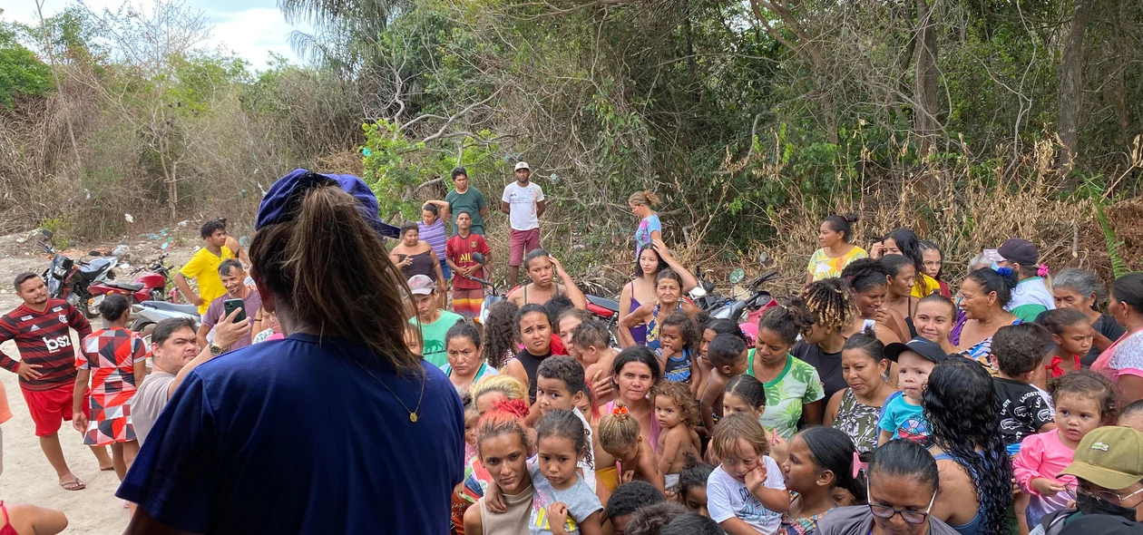 População presente na entrega de brindes