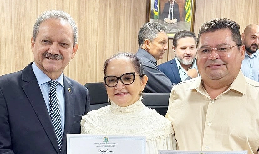 Prefeita reeleita Betinha Brandão é diplomada