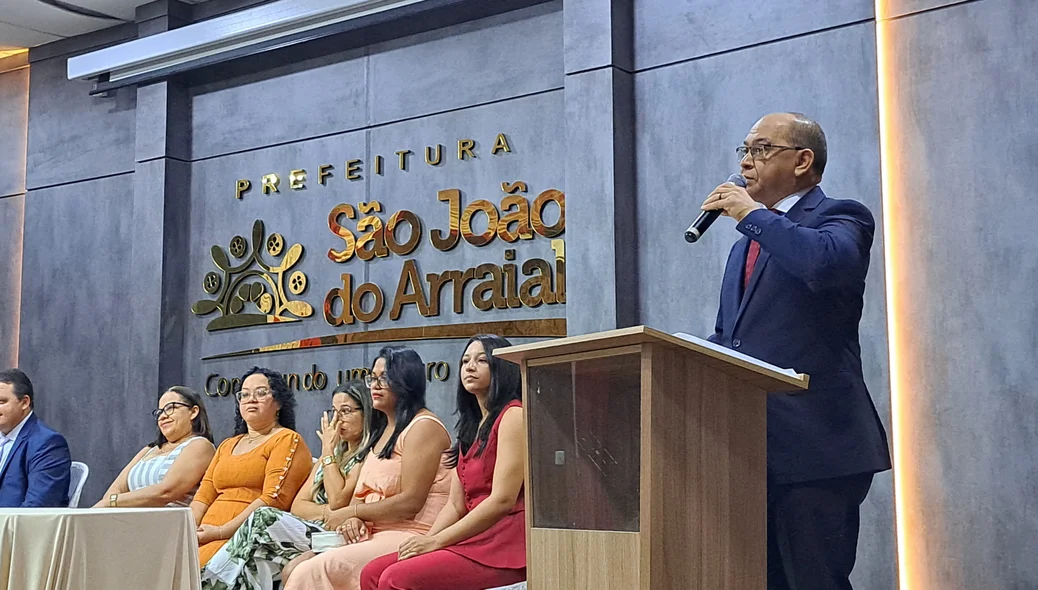 Prefeito eleito Abdoral Melo falou durante solenidade no Cineteatro