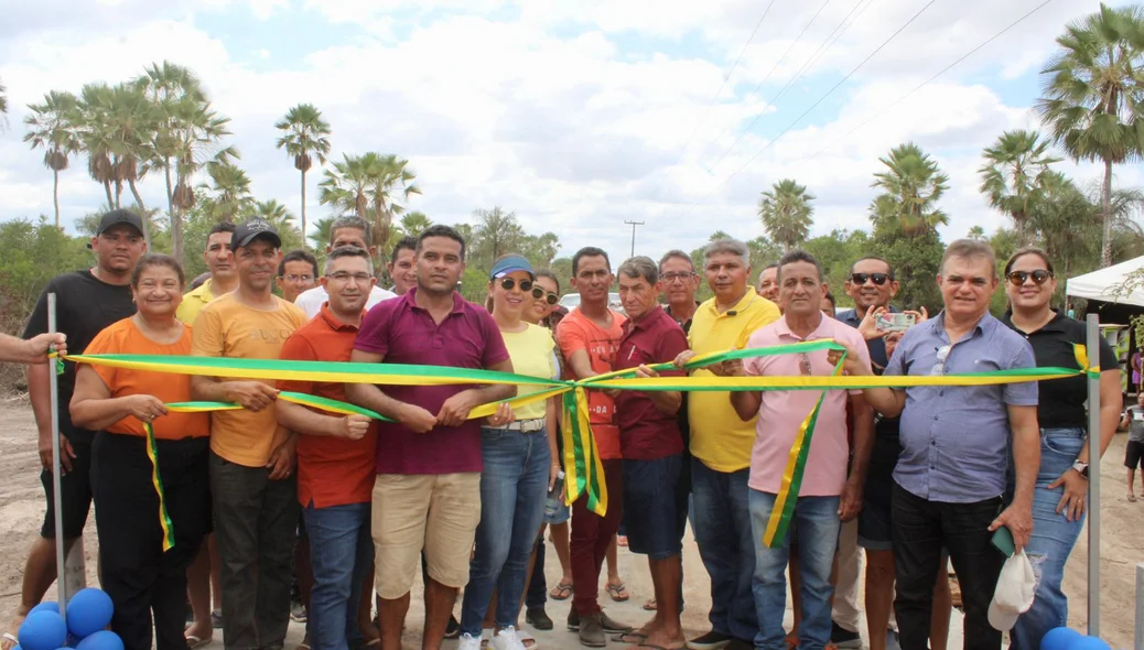 Prefeitura de  Nossa Senhora de Nazaré entrega duas passagens molhadas e 1km de estradas vicinais