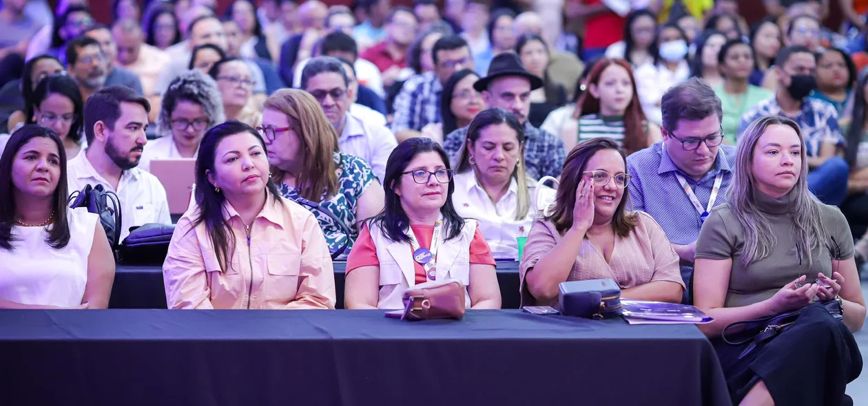 Presentes ao Seminário Inteligência Artificial da Seduc