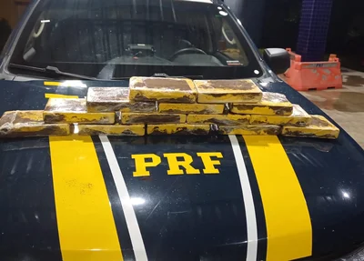 PRF apreende 14kg de cocaína em ônibus na cidade de Piripiri