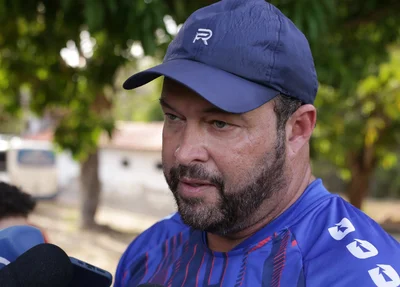 Roberto Fernandes, técnico do Piauí