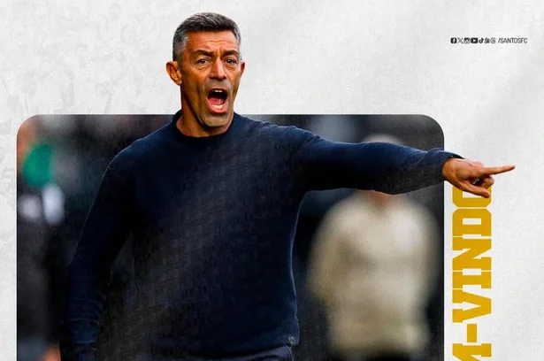 Santos anuncia Pedro Caixinha como novo técnico para 2025