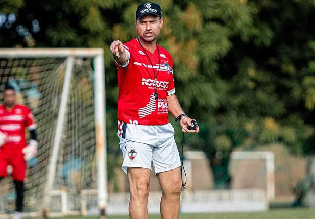 Sidney Moraes, técnico do River