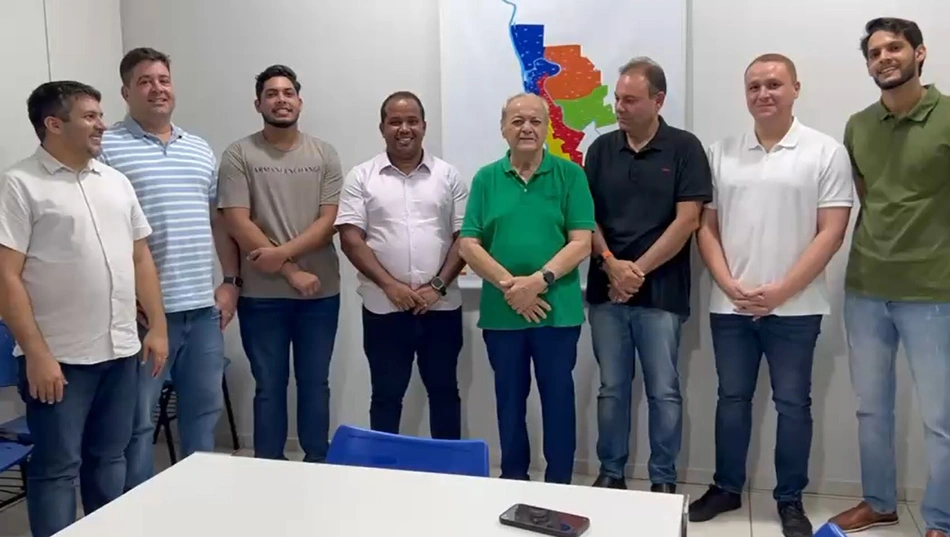 Sílvio Mendes com os vereadores de Teresina