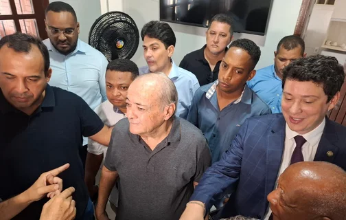 Sílvio Mendes, prefeito eleito de Teresina, durante coletiva de imprensa na manhã desta terça-feira (03)