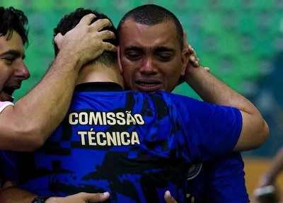 Técnico Léo Silva se emociona após título do Piauiense de Futsal