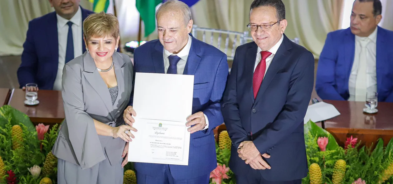 TRE-PI diploma prefeito eleito de Teresina Sílvio Mendes