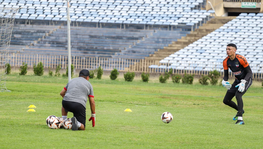 Treinamento de goleiros do River