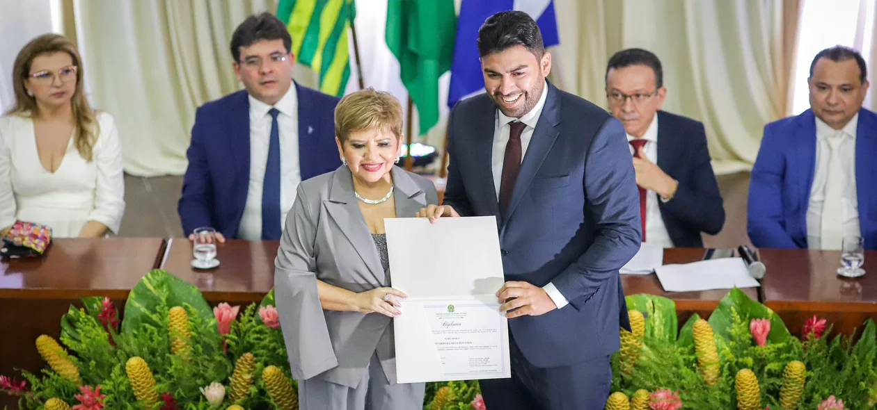 Vereador eleito Draga Alana recebe diploma da Justiça Eleitoral