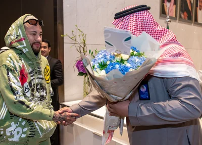 Neymar foi recebido com flores na Arábia Saudita