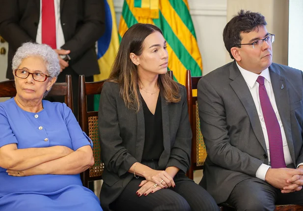 Secretária Regina Sousa, primeira-dama Isabel Fonteles e o governador Rafael Fonteles