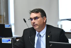 Senador Flávio Bolsonaro diz que STF 'liberou o tráfico de drogas'
