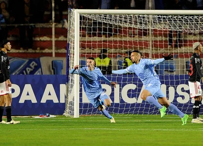 Bolívar leva a melhor e derrota Flamengo