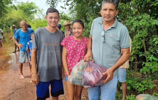 Famílias da zona rural de Joaquim Pires recebem cestas básicas