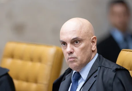 Moraes diz que não havia autorização para Daniel Silveira ir a hospital