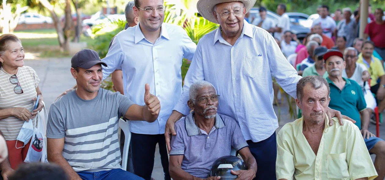 Alan Brandão e Dr. Pessoa com moradores das comunidades rurais