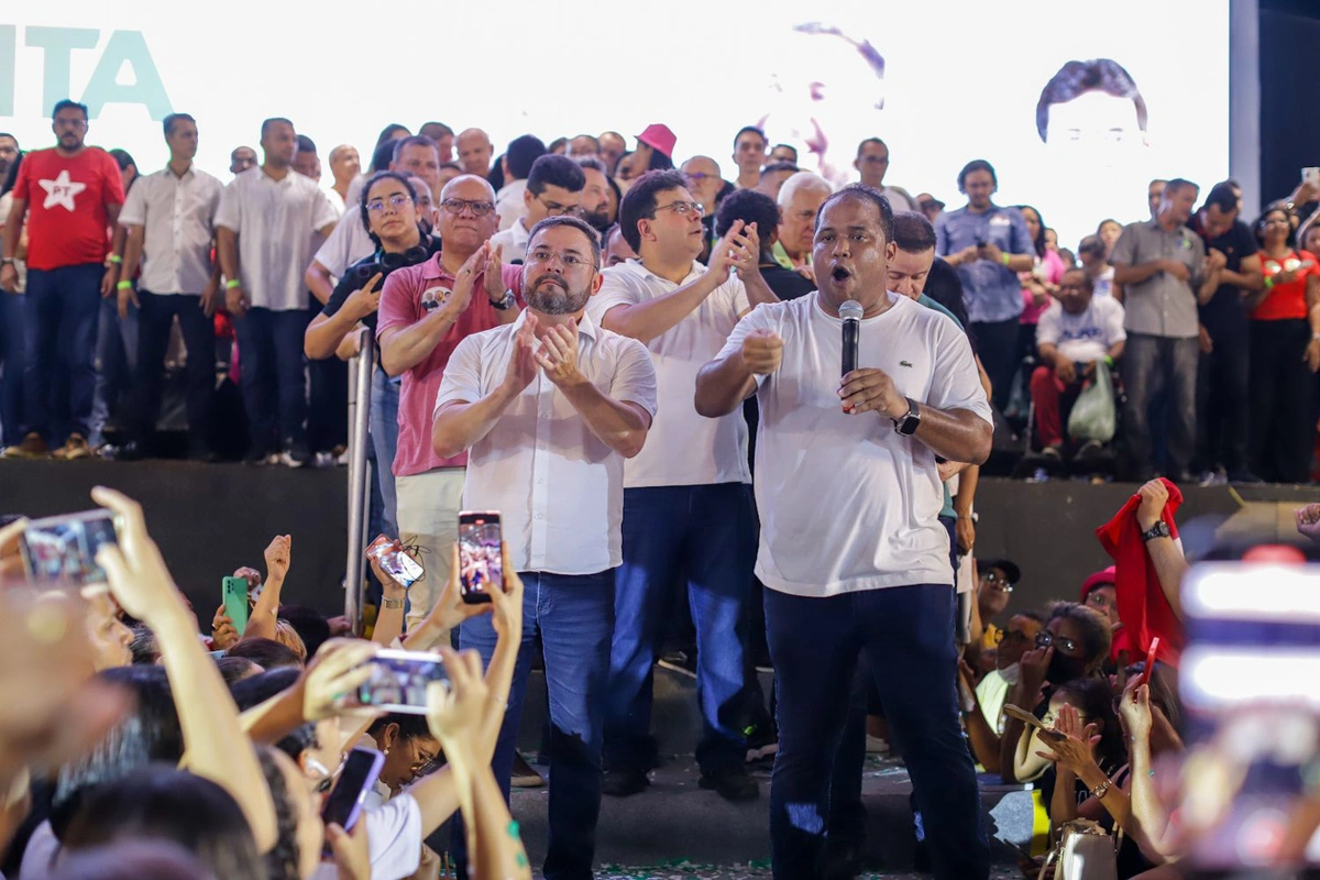 Enzo Samuel em discurso no evento de Fábio Novo