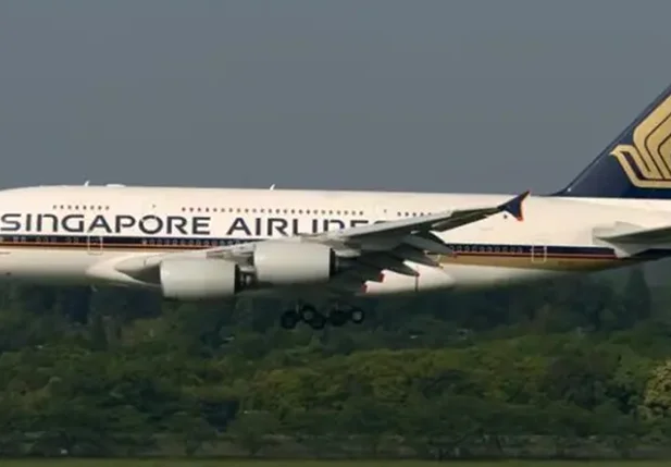 Forte turbulência deixa um morto e 30 feridos em voo para Singapura