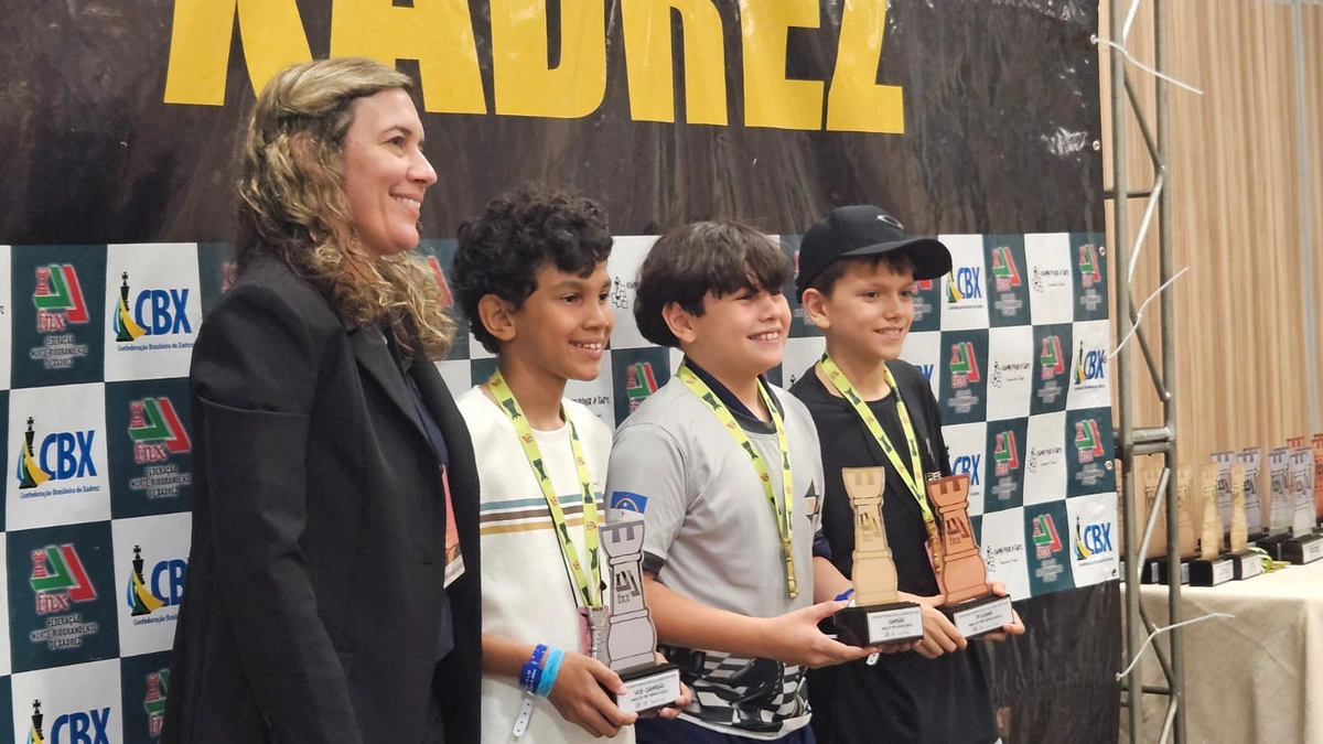 Lucas Araújo, de 10 anos, termina como vice-campeão de campeonato de xadrez