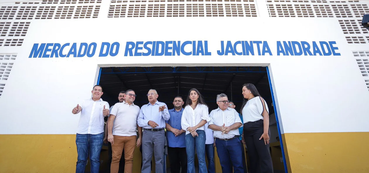 Prefeito Dr. Pessoa realiza entrega do mercado do Jacinta Andrade