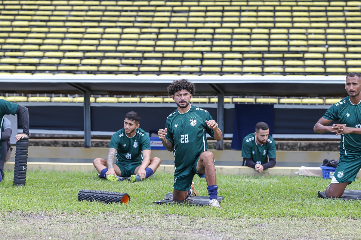 Valderrama no treino do Altos